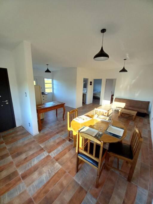 Comoda Casa Con Jardin En Колония-дель-Сакраменто Экстерьер фото